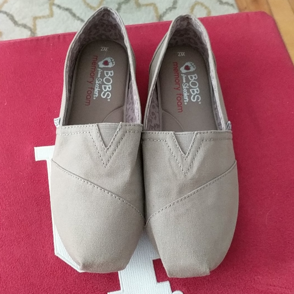 BOBS Tan size 7